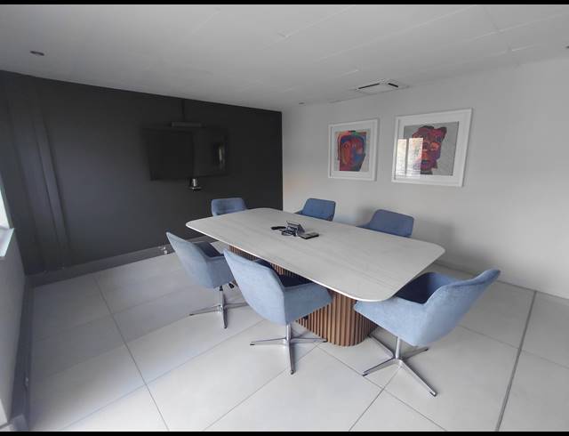 270M² OFFICE TO LET IN VORNA VALLEY